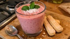 Krémové jahodové smoothie s kefírem: hotové za pár minut