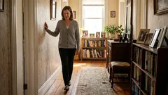 3 jednoduché cviky po padesátce, které posílí nohy a zlepší rovnováhu