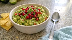 Guacamole doma za pár minut: krémové avokádo, rajče a citron