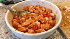 Gothajský salát s chilli a rajčatovým pyré: retro klasika, která chutná nejlíp odleželá