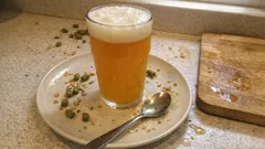 Domácí NEIPA krok za krokem: šťavnaté aroma a měkká hořkost bez drsnosti