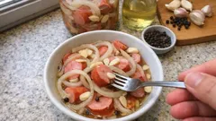 Utopenci jako z hospody: spolehlivý nálev 7:3 a pořádná porce cibule