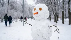 Stavění sněhuláka může nahradit trénink: Za hodinu spálíte až 300 kalorií