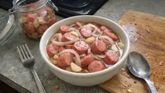 Utopenci doma: jednoduchý octový nálev, který chutná jako z hospody