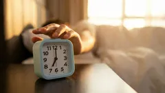 Kolik hodin spánku skutečně potřebujete — a proč „8 hodin“ není pro každého