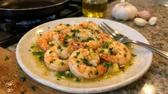 Rychlé krevety na másle s česnekem a citronem – hotové za 10 minut