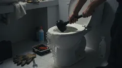 Problémy s toaletou: Jak rychle vyřešit 4 nejčastější problémy?