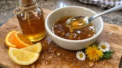 Pampeliškový sirup se sedmikráskami: domácí recept s citronem a pomerančem